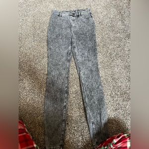 These are cute jeans! Go great with a sweater!